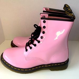 Womens Dr. Martens - Light Pink Size: 9